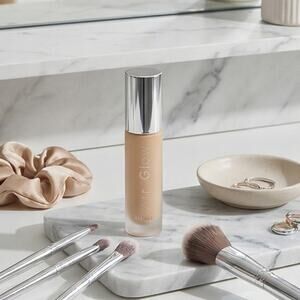 Farmasi Air Glow Buildable Coverage, Oil Free, and Fragrance Free Foundation-N12